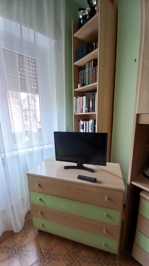 Appartamento Incantevole Al Centro Di 托瓦尼亚 外观 照片